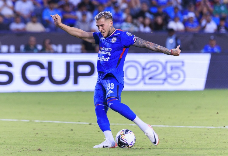 迈阿密国际与蓝十字就皮奥维转会谈判持续,700万美元要价成焦点 迈阿密国际与蓝十字就皮奥维转会谈判持续,700万美元要价成焦点