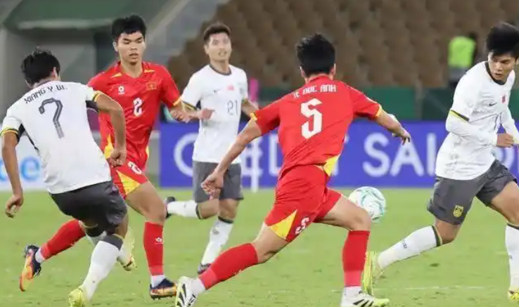 开云官网-时隔22年冲击亚洲杯冠军，决赛还剩1天，中国队死磕日本队